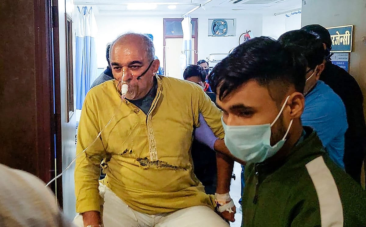 PTI : Congress leader Manvendra Singh Jasol was in a car accident.