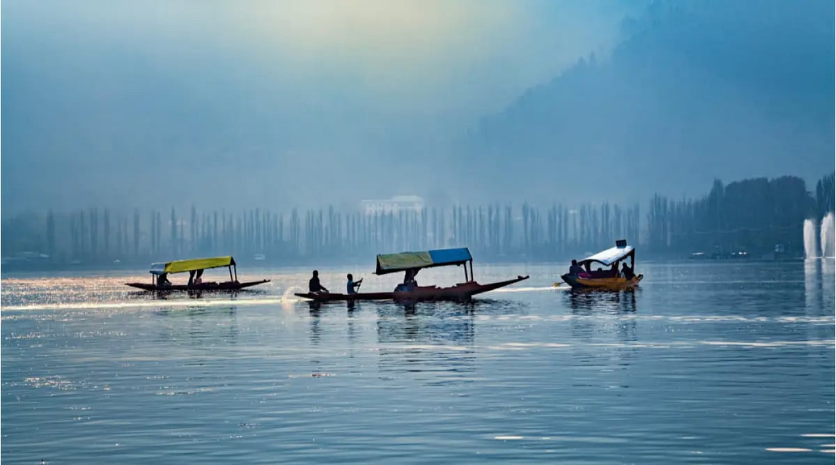 Shutterstock : A snap of Kashmirs Dal Lake. 