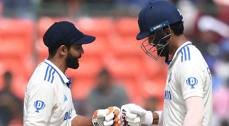 Ravindra Jadeja (left) & KL Rahul won't be playing the 2nd IND vs ENG Test - mufaddal_vohra