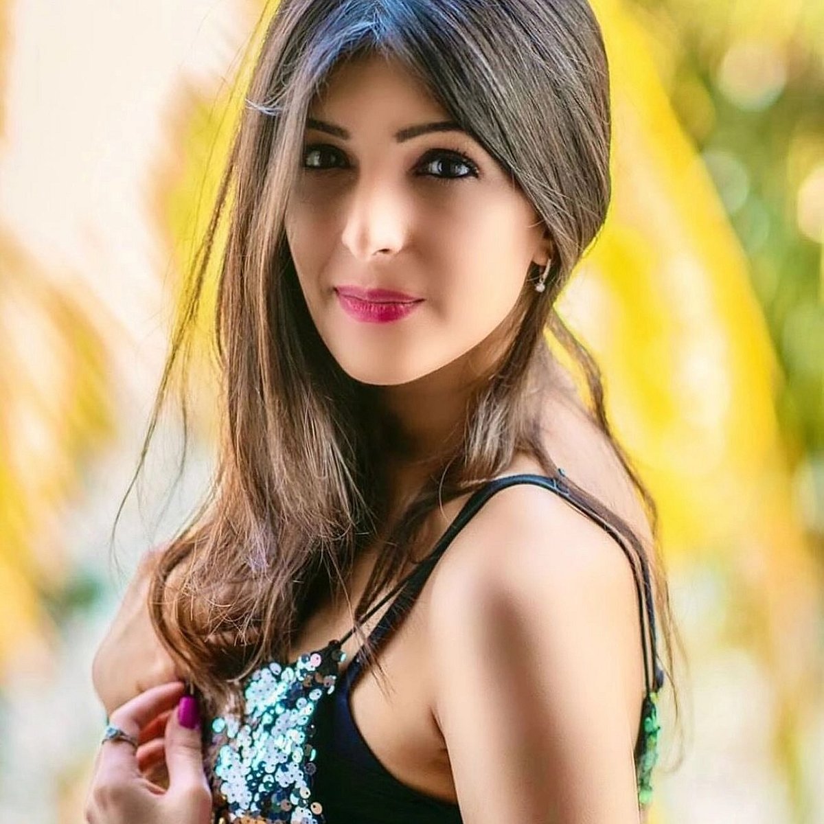 Instagram : Shahzeen Shivdasani