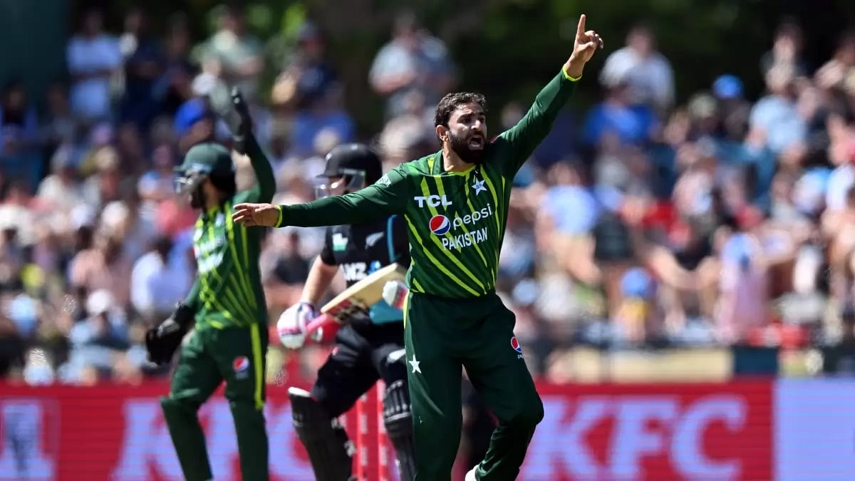 X/Pakistan Cricket : Iftikhar Ahmed traps Tim Seifert LBW in the fifth T20I between Pakistan and New Zealand in Christchurch