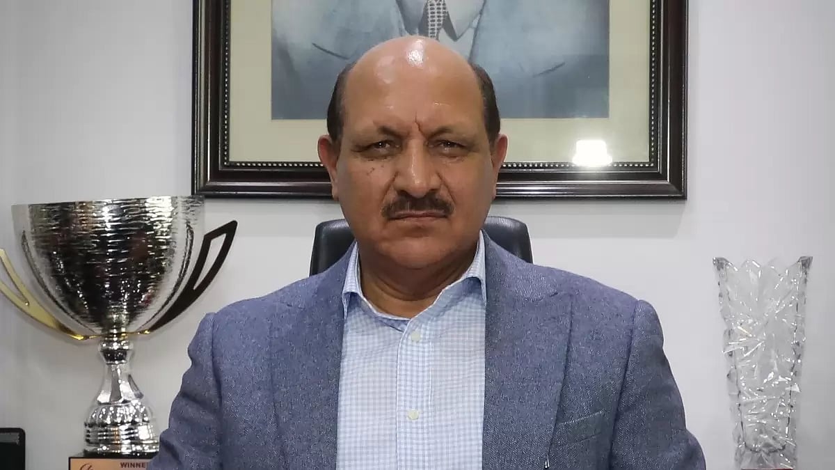 X/ @TheRealPCB : Shah Khawar has assumed charge as Chairman PCB 
