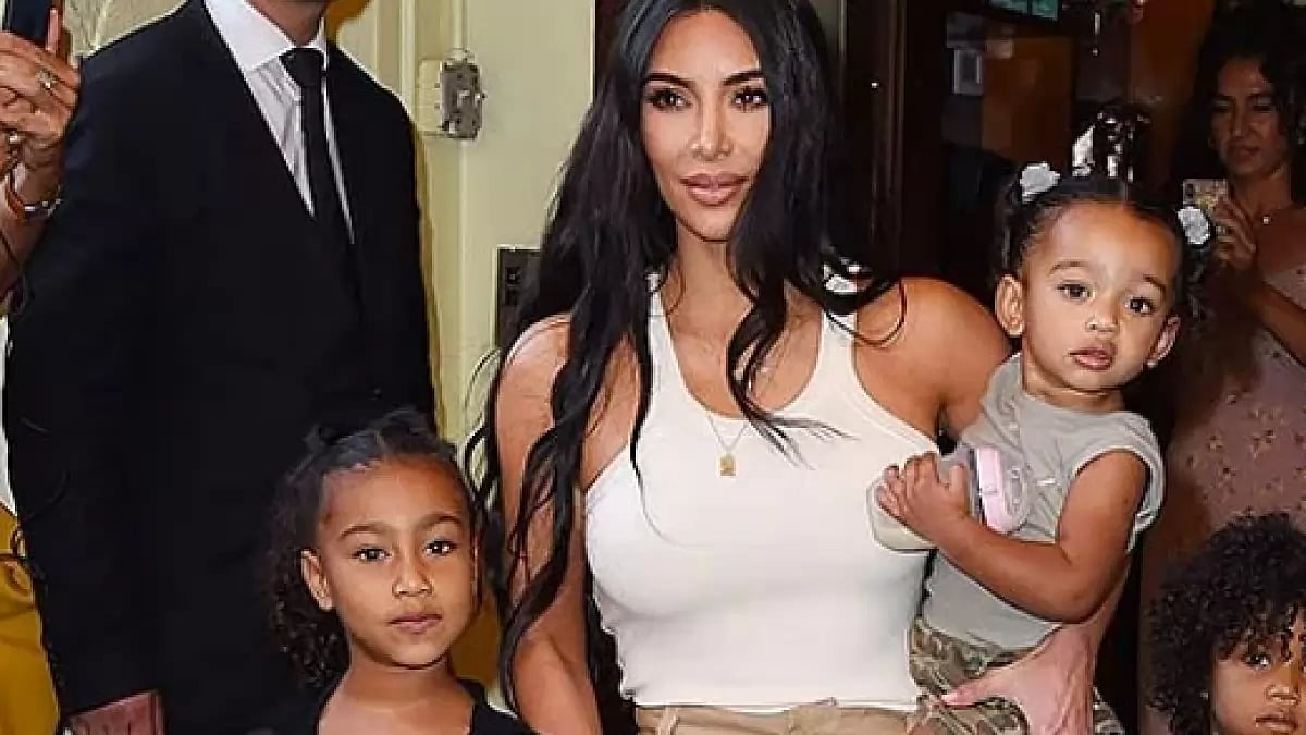 Hollywood Life : Kim Kardashian with North and Chicago 