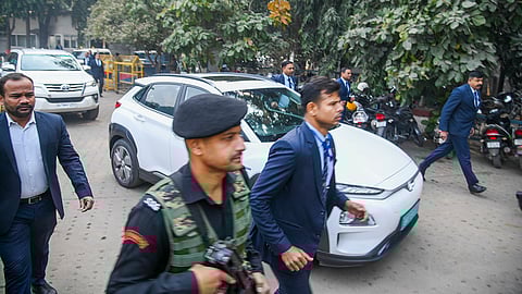 Nitish Kumar meets Governor