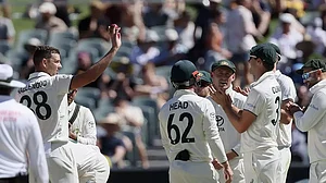 Photo: AP/James Elsby : Australia vs West Indies, 1st Test: Day 3