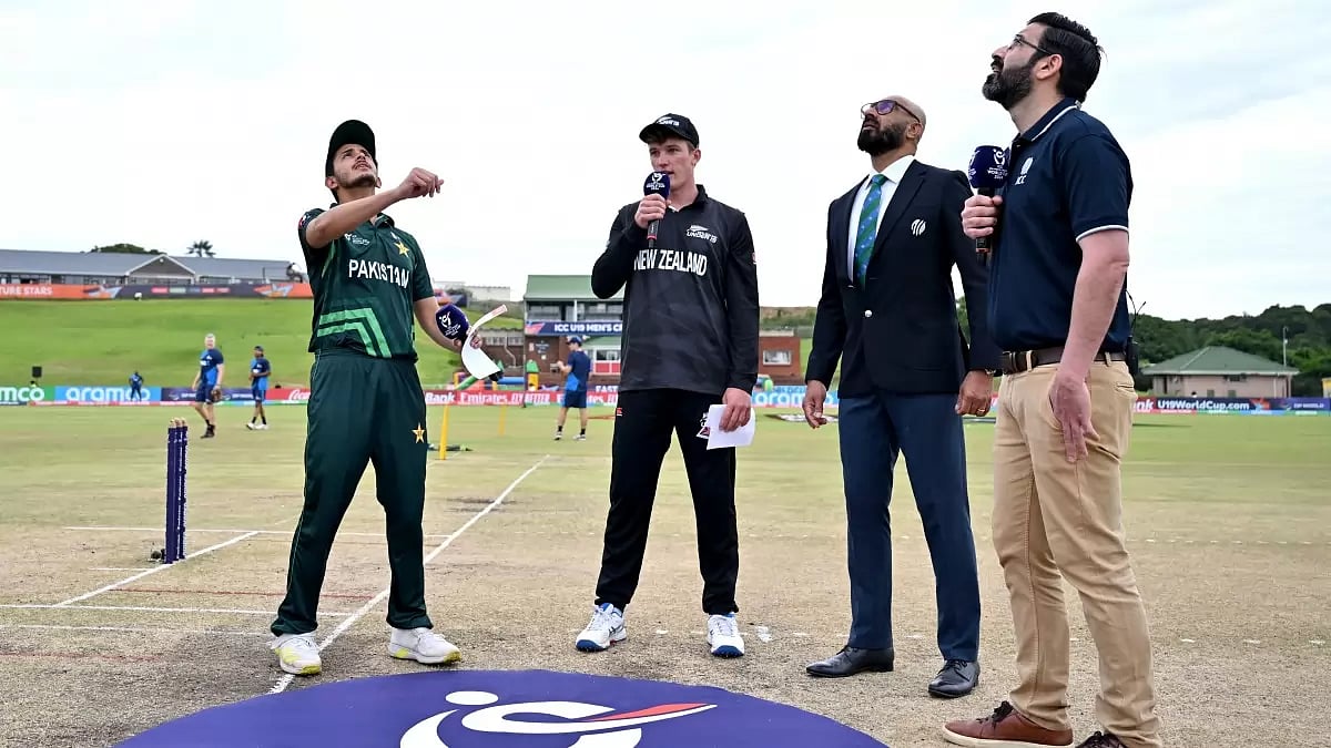 X/Pakistan Cricket : The two captains Saad Baig and Oscar Jackson at the toss for the Pakistan vs New Zealand match at the ICC U-19 Men's Cricket World Cup 2024 in East London, South Africa
