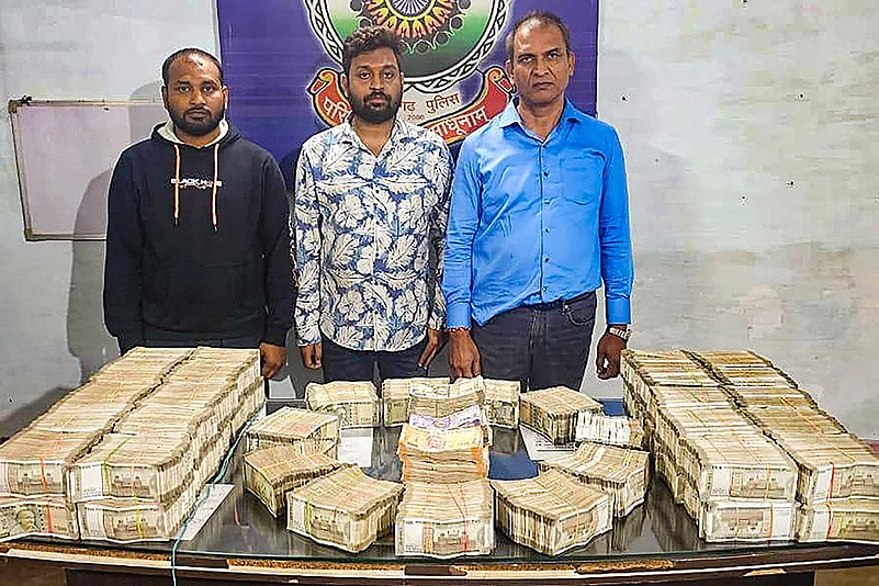 Rs 2.64 crore cash seized in Chhattisgarh