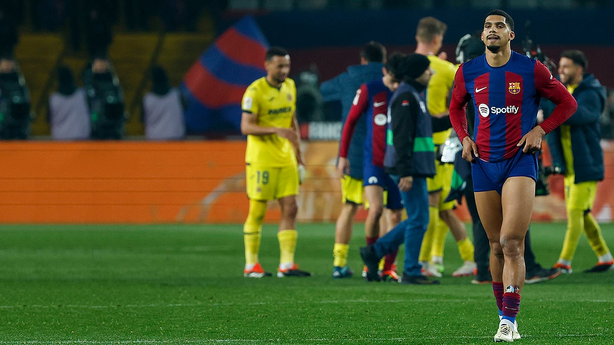 Photo: AP/Joan Monfort : La Liga Soccer Match : Barcelona vs Villarreal