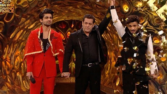 'Bigg Boss 17' Winner: Munawar Faruqui Lifts The Trophy Of Salman Khan-Hosted Show
