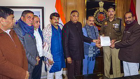 Delhi BJP delegation meets Delhi CP