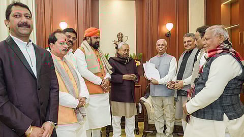 Nitish stakes claim to form govt in Bihar