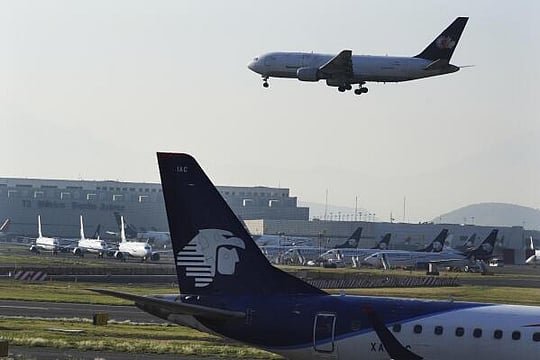 Hong Kong: Jordanian Worker Falls Off Truck At Airport, Dies After Being Hit By Towed Aircraft