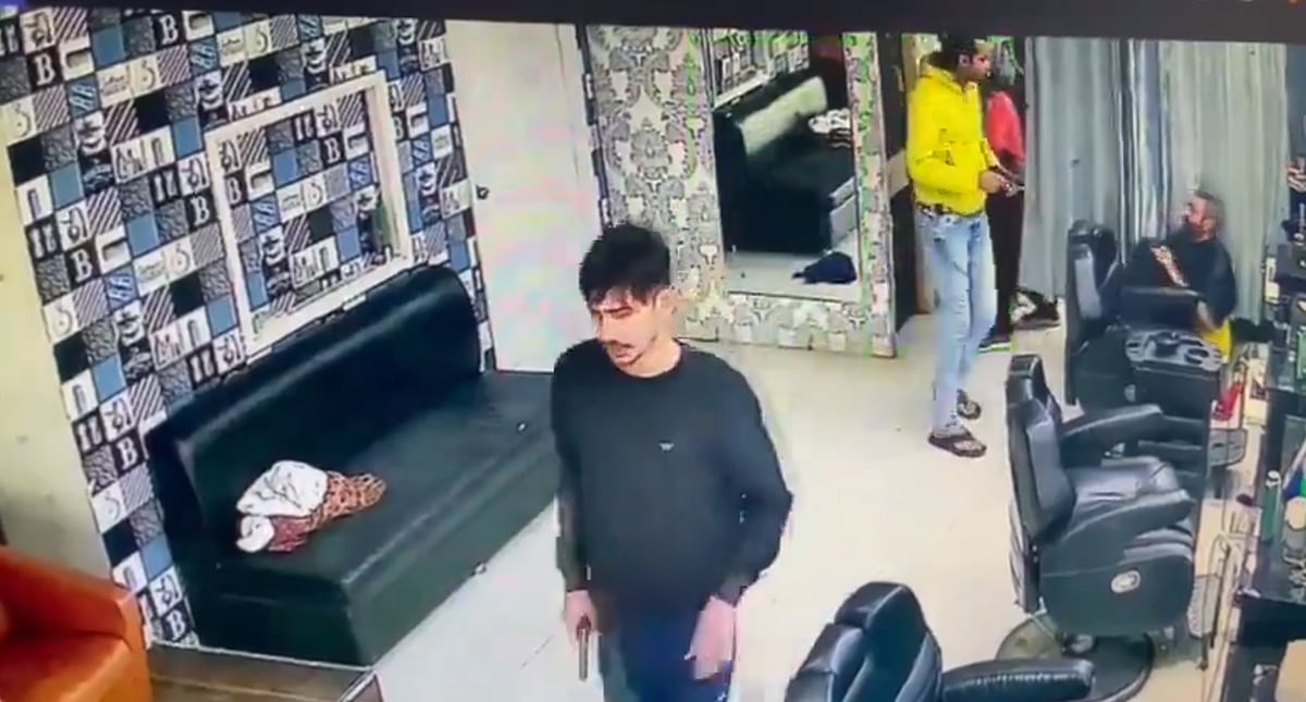 X : 2 men were shot dead inside salon of Delhi's Najafgarh