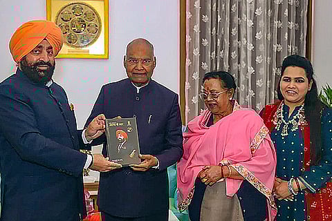 Ram Nath Kovind meets UK Guv Gurmit Singh