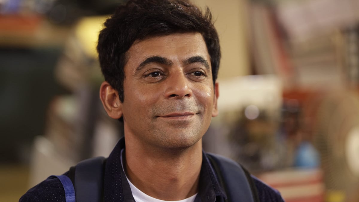 Sunil Grover in 'Sunflower' - IMDb