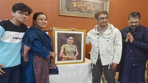 Aamir Khan with Suhani Bhatnagar's family