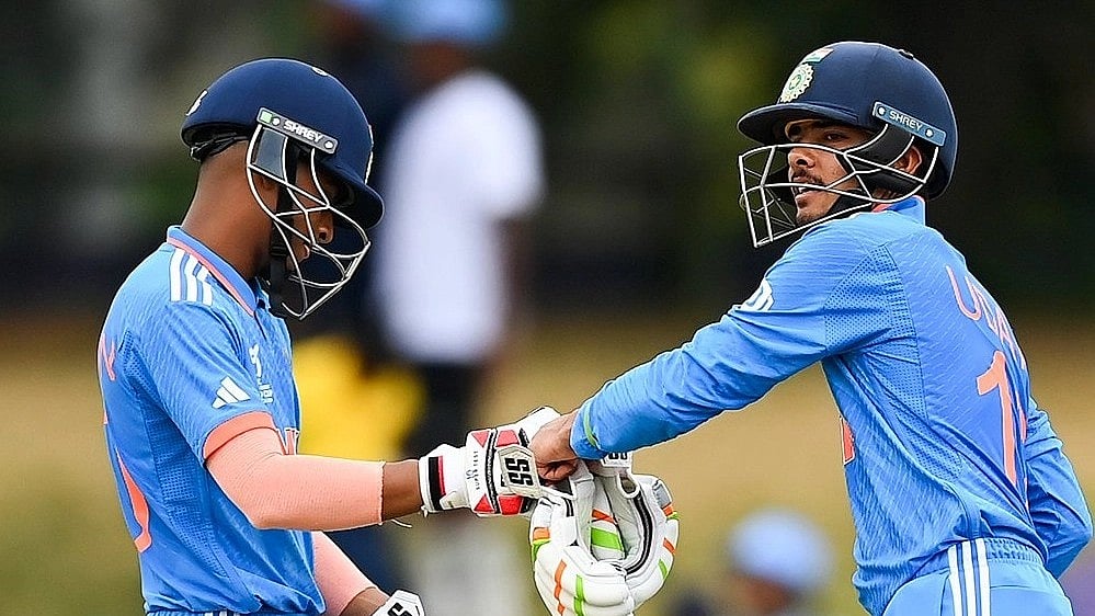 X/BCCI : Sachin Dhas and captain Uday Saharan (right) in action.