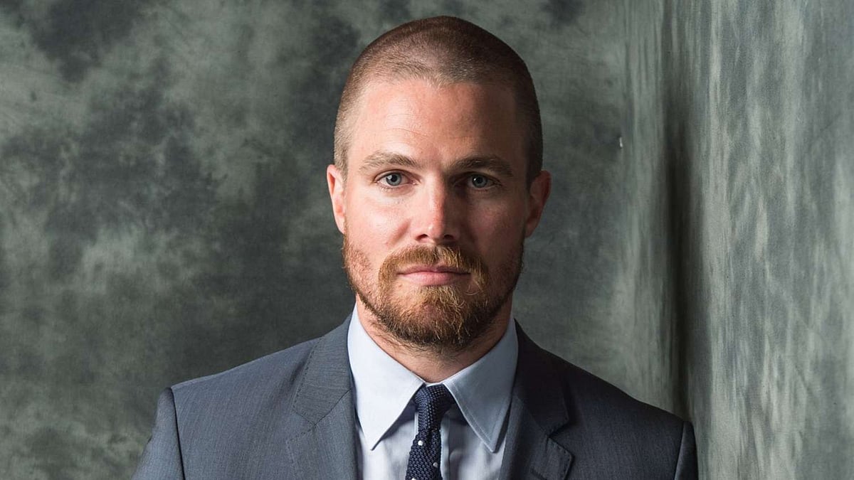 X : Stephen Amell