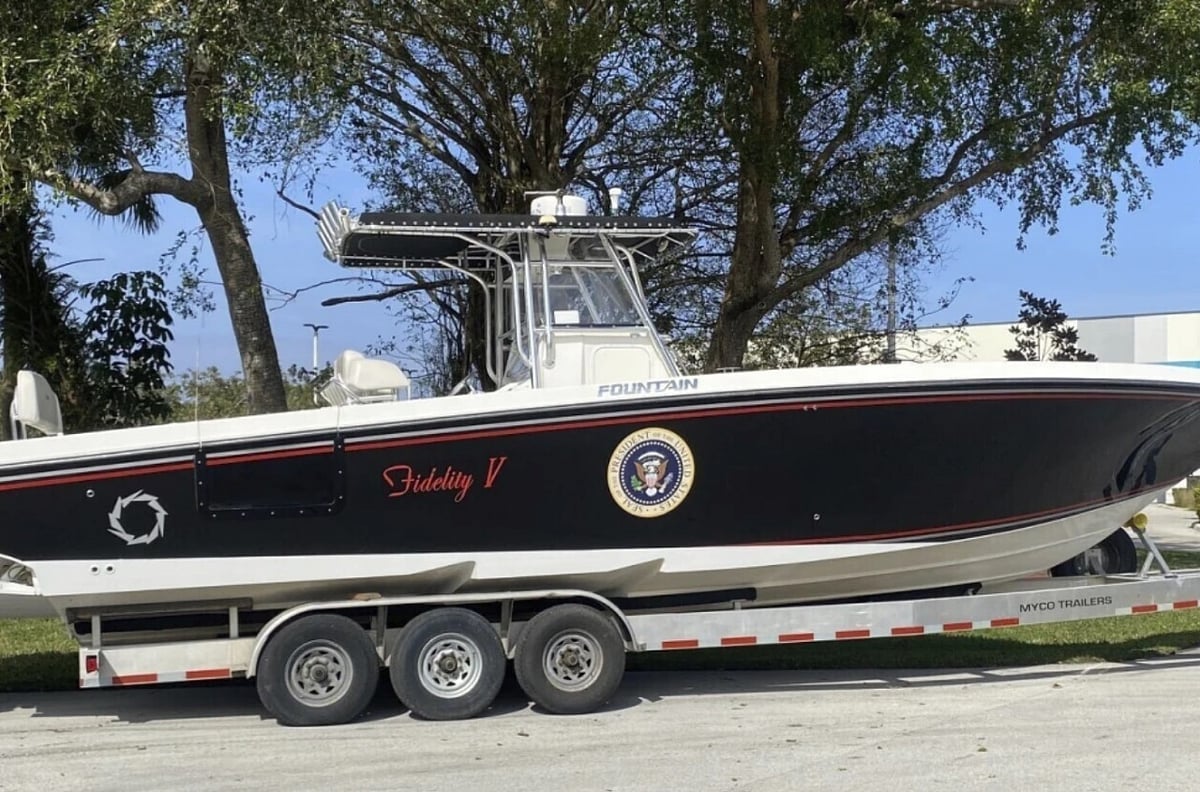 AP : Speedboat owned by former President George H.W. Bush