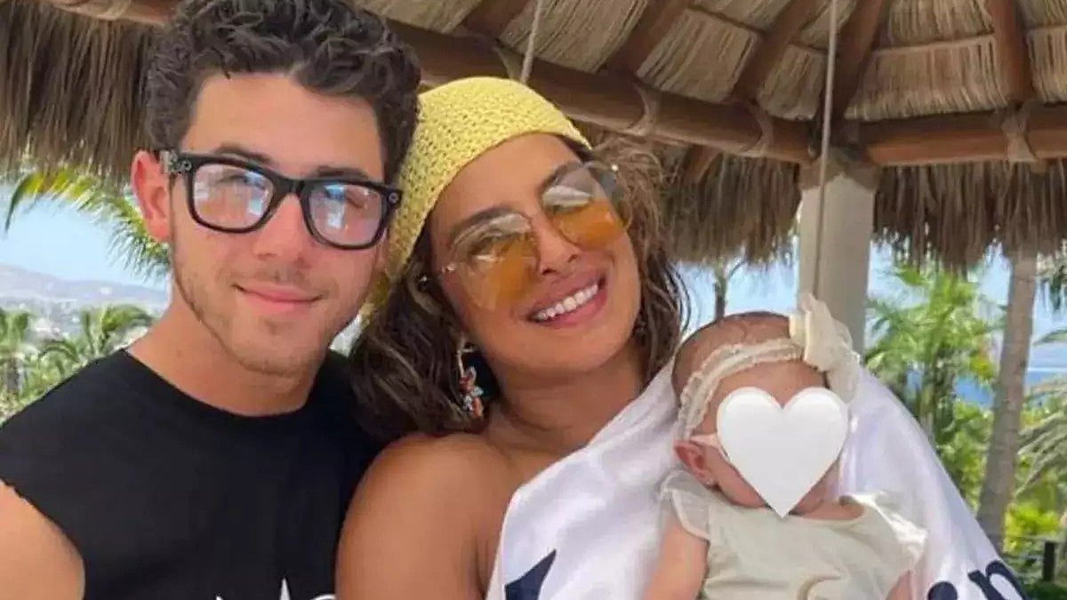 Instagram : Priyanka Chopra Jonas, Nick Jonas and Malti Marie Chopra Jonas 