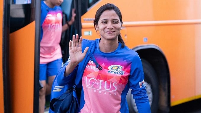 (Photo: X|Mumbai Indians)  : Fatima Jaffer, Right-arm seamer, left-hand spinner playing for Mumbai Indians in the WPL 2024. 