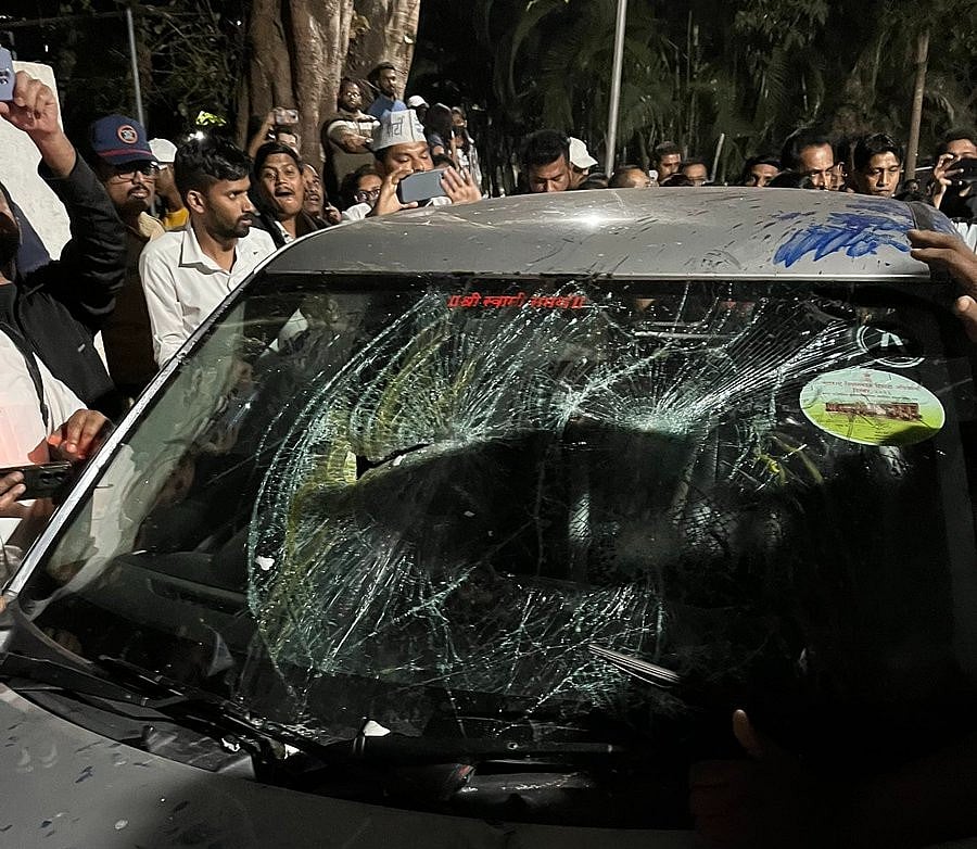 X/Supriya Sule : Senior journalist Nikhil Wagle's car was attacked
