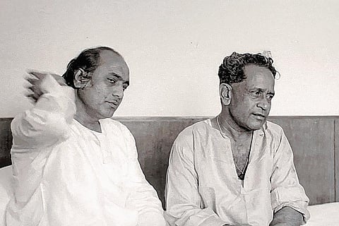 Mehdi Hassan Khan with Pandit Bhimsen Joshi in Pune