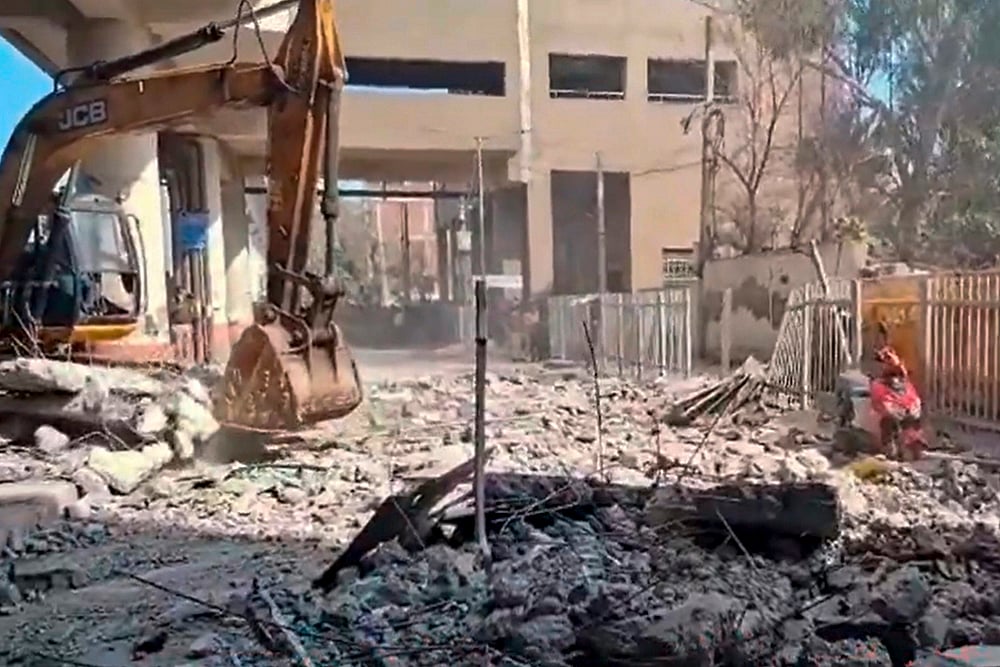 | Photo: PTI : Slab collapse at Gokalpuri Metro Station