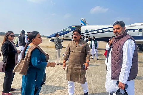 JMM-led alliance MLAs board flight for Hyderabad