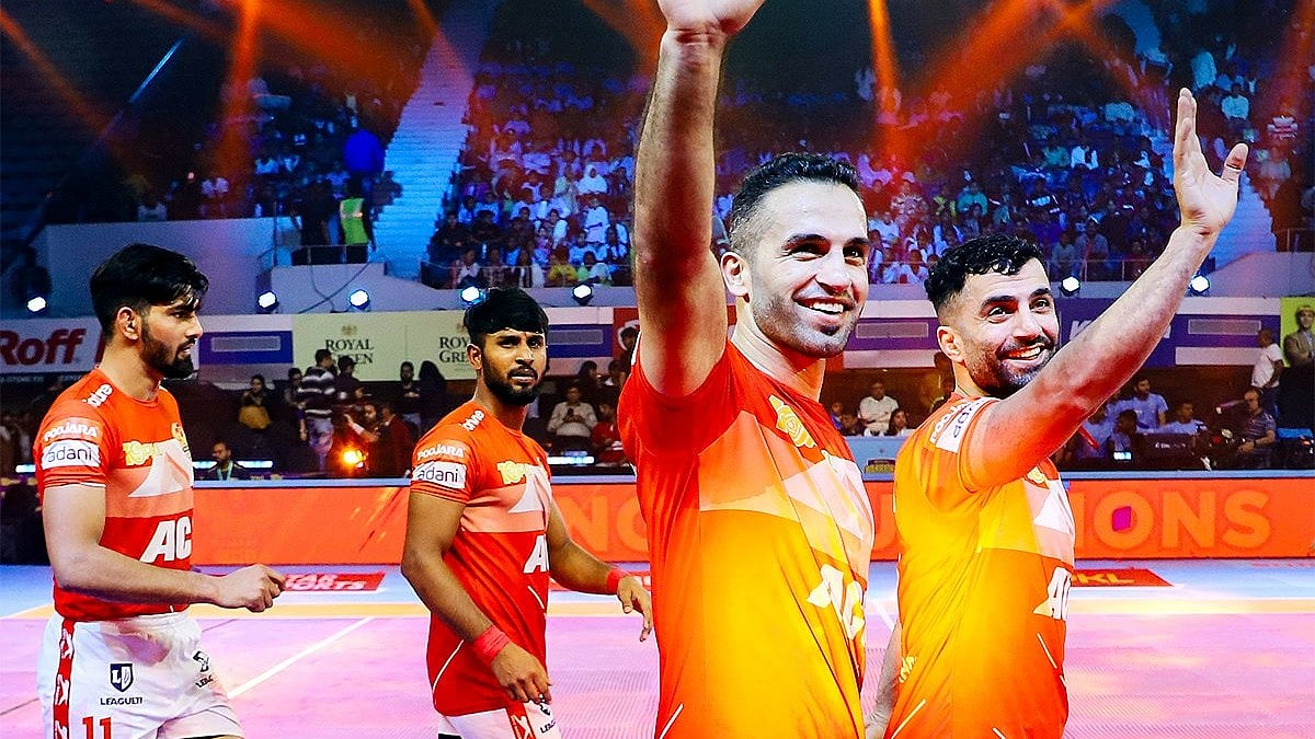 (Photo: X|@ProKabaddi) : Gujrat Giants move to fourth position in the standings after beating Bengal Warriors at their Homeland, Kolkata on February 9, 2024. 