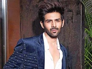 instagram : Kartik Aaryan