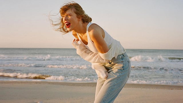 Taylor Swift Makes History; Tops IFPI Global Recording Artist Chart For The Fourth Time