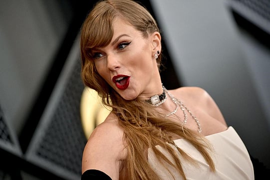 Watch Out! Taylor Swift Wears Vintage Watch Choker At Grammys