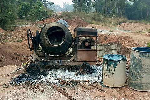 Naxalites torch mixing machine, tractor-tanker
