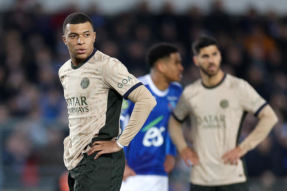 Photo: AP/Jean-Francois Badias : French League One: Strasbourg vs Paris Saint-Germain