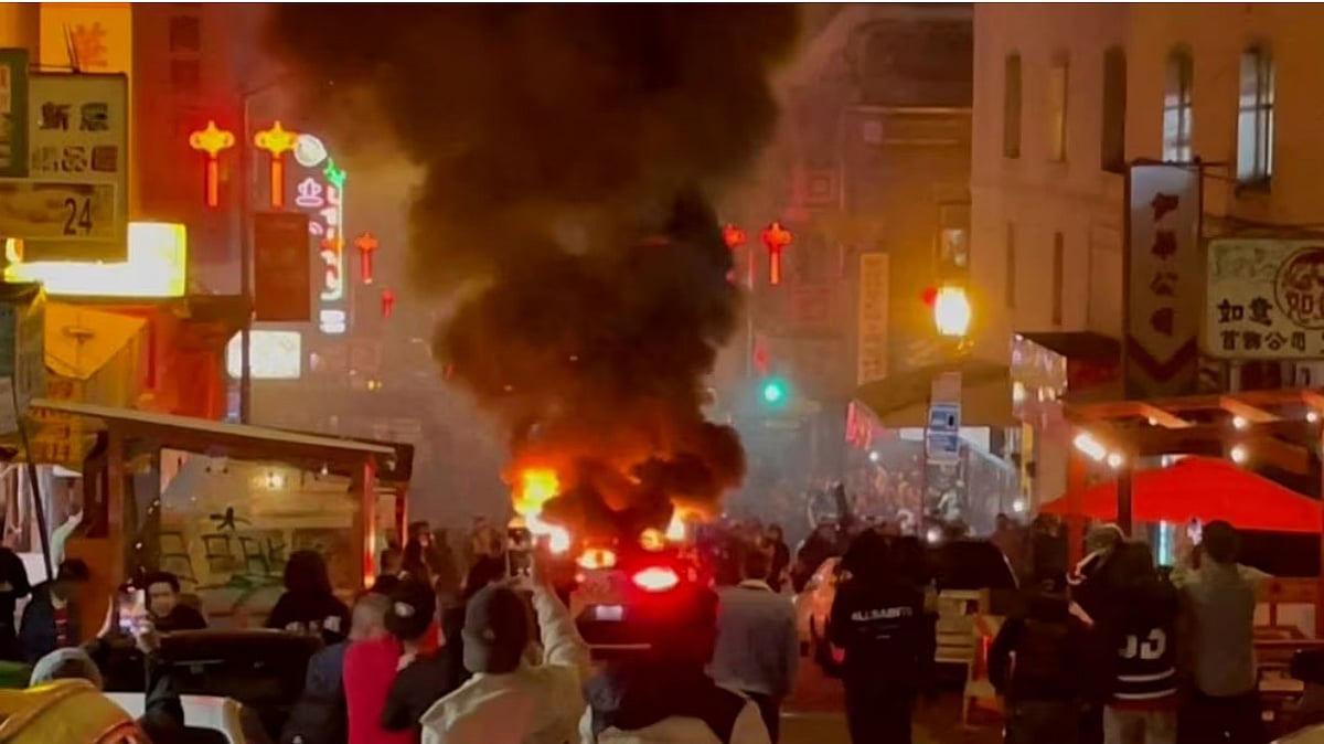Reuters : Waymo Taxi set on fire during Lunar New Year celebration in San Francisco.