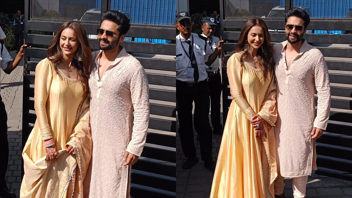 Instagram @manavmanglani : Rakul Preet Singh and Jackky Bhagnani pose for the paps