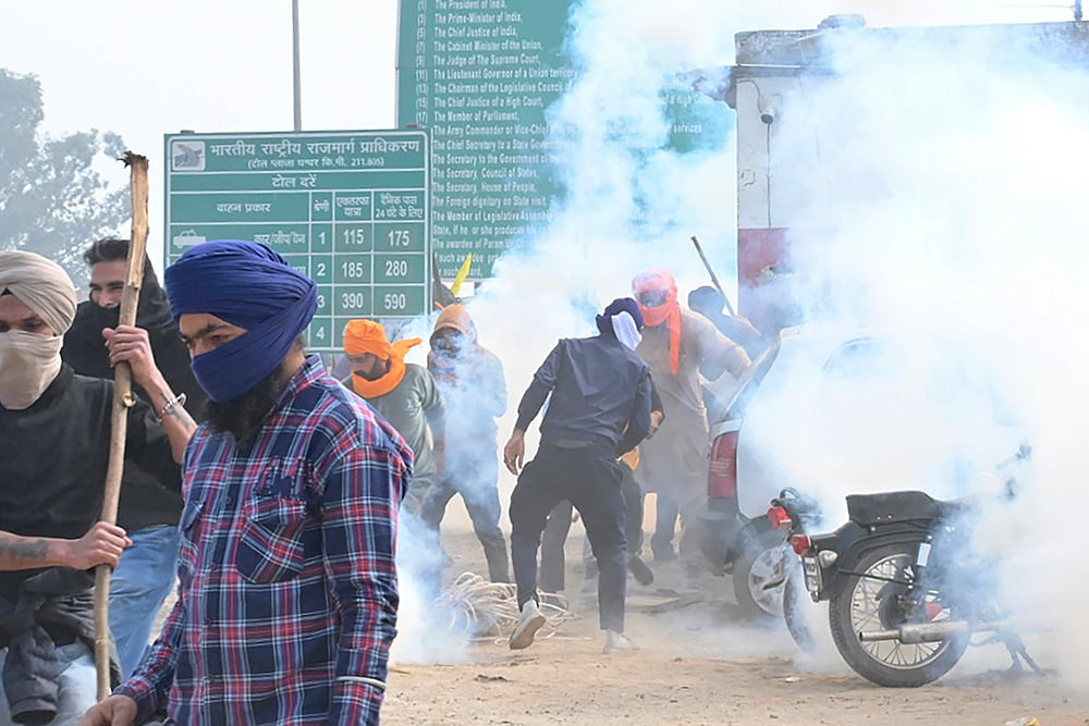 | Photo: AP/Rajesh Sachar : Farmers March To Delhi