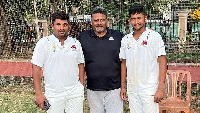 (Photo: X/Johns.)
 : Musheer Khan with his father and elder brother Sarfaraz Khan.