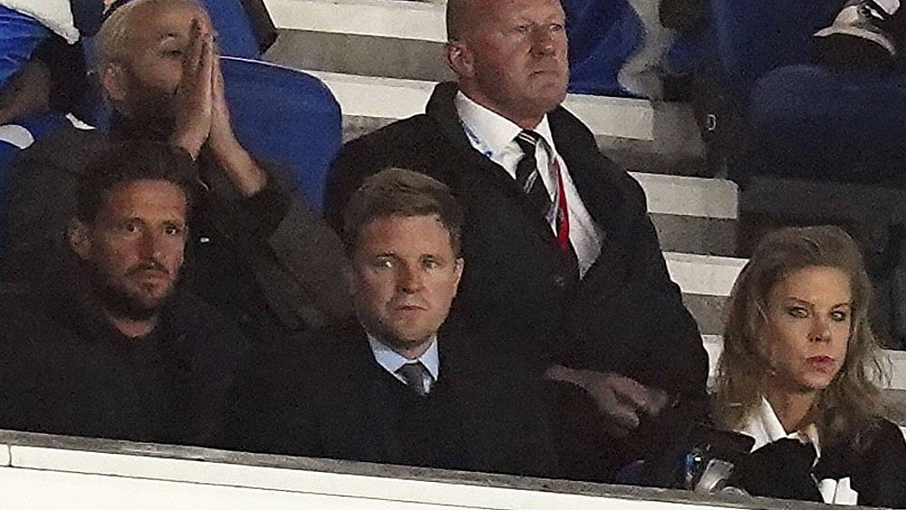 AP Photo : Newcastle United gaffer Eddie Howe (c).
