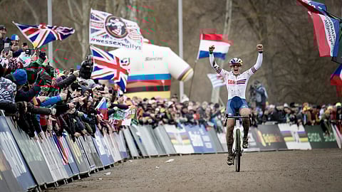 19-year-old Zoe Backstedt has claimed the rainbow jersey in the U23 Cyclo-cross World Championships.