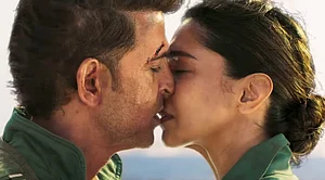 Instagram : Hrithik Roshan, Deepika Padukone