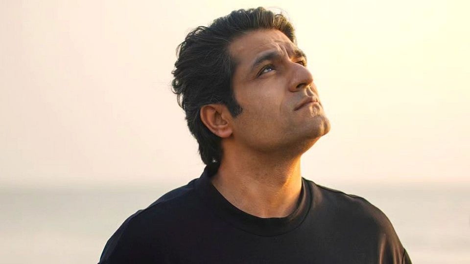 Instagram : Sunny Hinduja