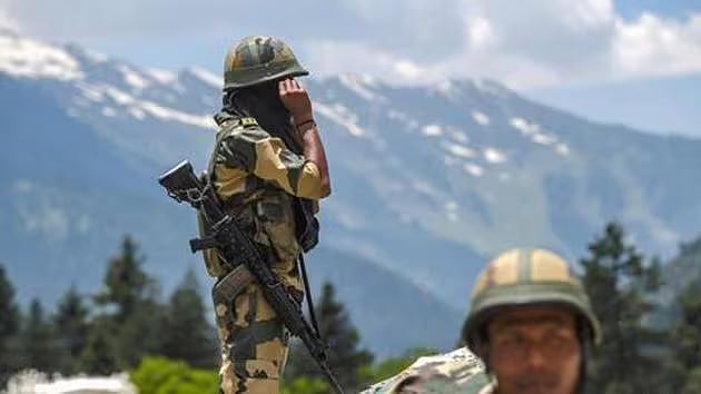 PTI : Army strengthens its posture against China along LAC. (Representational image) |