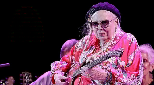 66th Grammy Awards: Joni Mitchell Sings 'Both Sides Now'; First-Ever Grammy Performance