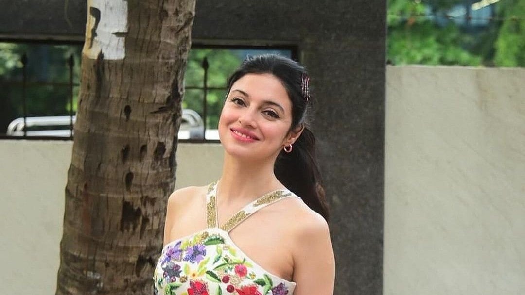 Instagram : Divya Khossla 