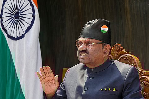 WB Governor interacts with media