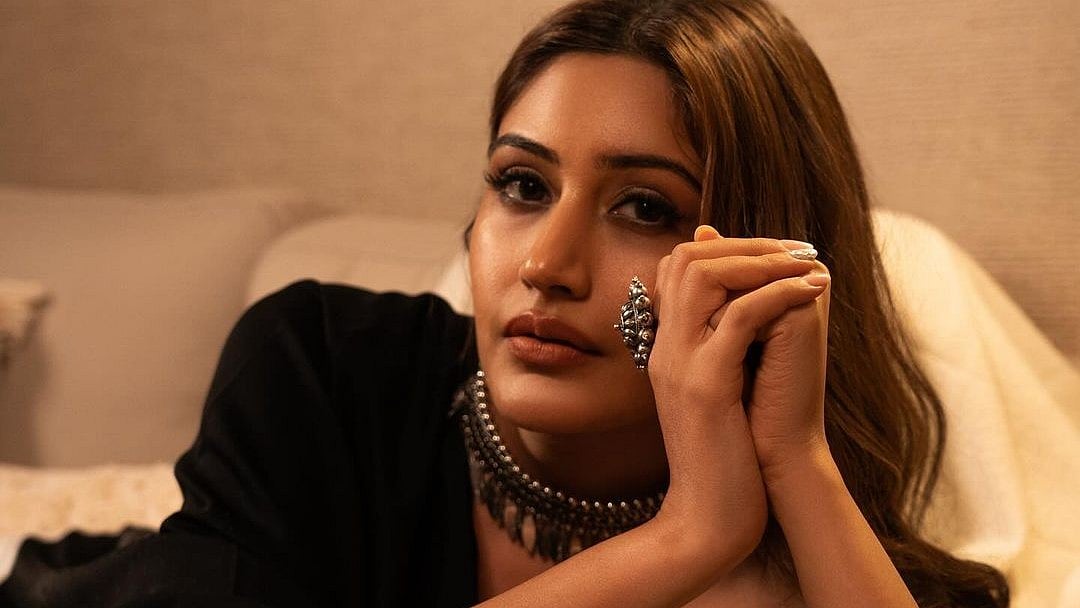 Instagram : Surbhi Chandna