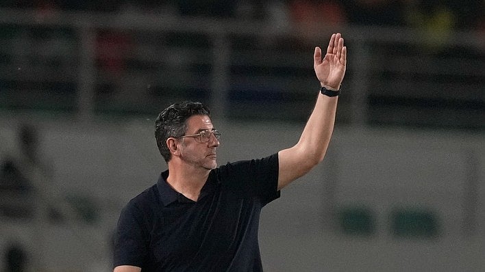 AP Photo/Sunday Alamba : Egypt's former head coach Rui Vitoria gestures during the African Cup of Nations Round of 16 football match between Egypt and DR Congo.