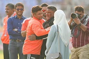 | Photo: AP/Ajit Solanki : India Vs England, 3rd Test: Sarfaraz Khan